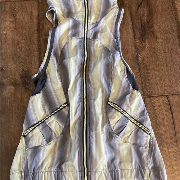 Lululemon Run Reflection Vest - Picture 2 of 4